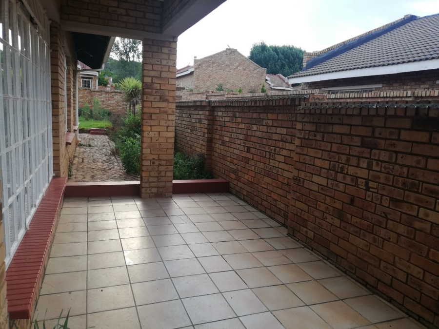 To Let 2 Bedroom Property for Rent in Oudorp North West